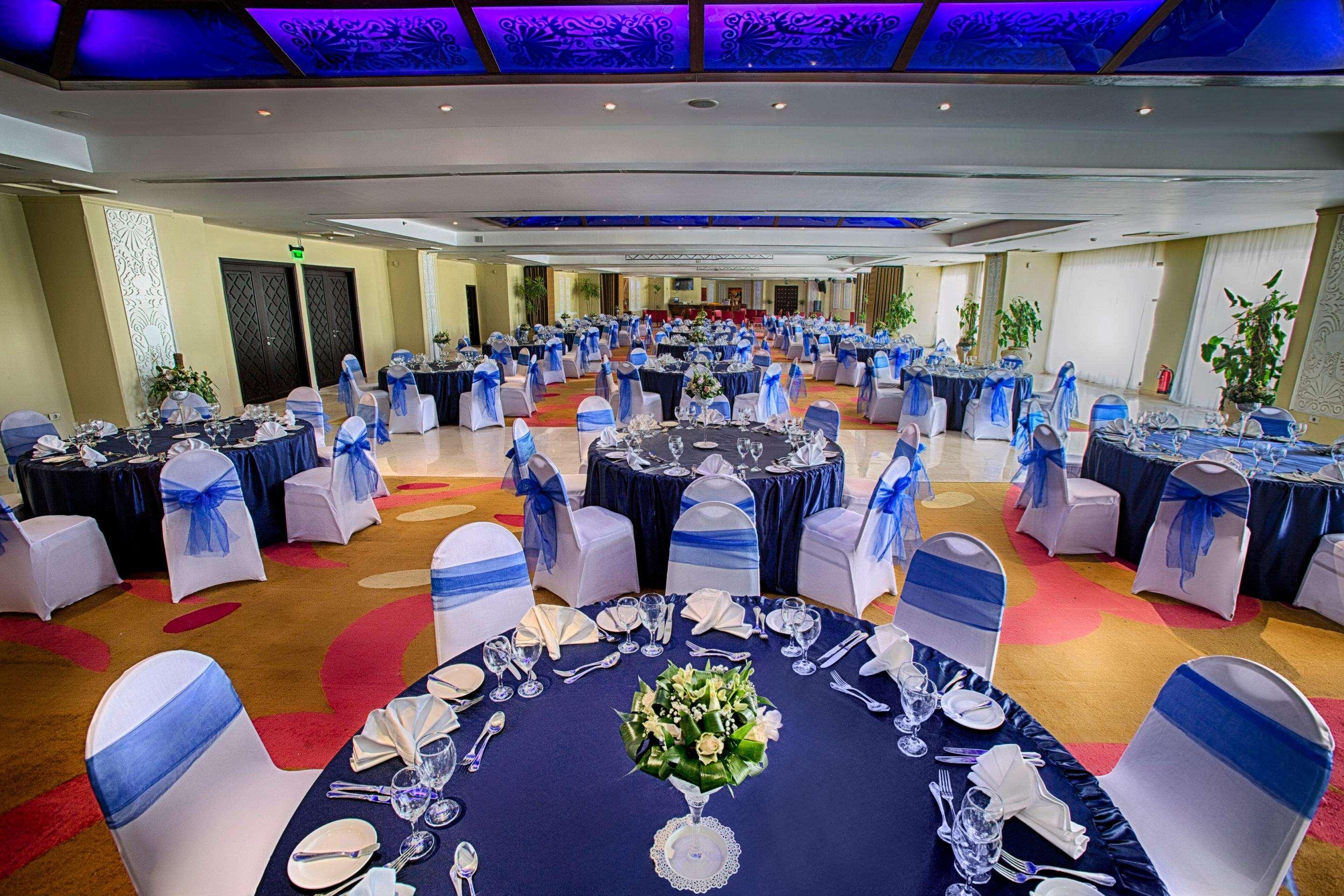 Steigenberger Aldau Beach Hotel Hurghada Esterno foto The ballroom at the Crowne Plaza Hotel, Reading