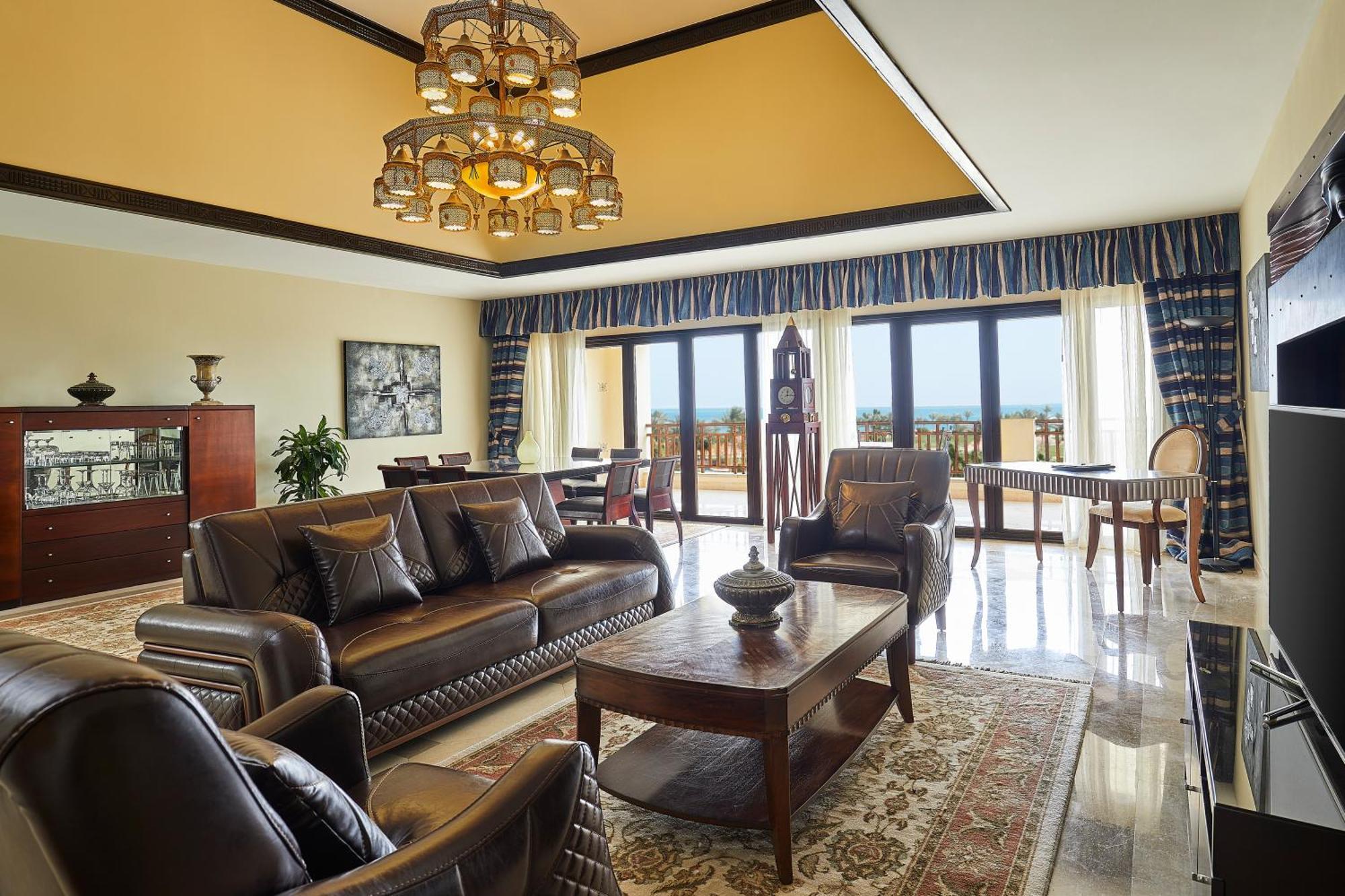 Steigenberger Aldau Beach Hotel Hurghada Esterno foto A suite at the Ritz-Carlton, Dubai